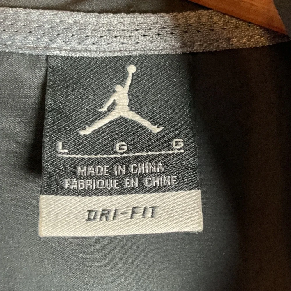 Jordan Dri-FIT Hooded Vest Mens Large Gray Full Zip Sleeveless Training Jacket